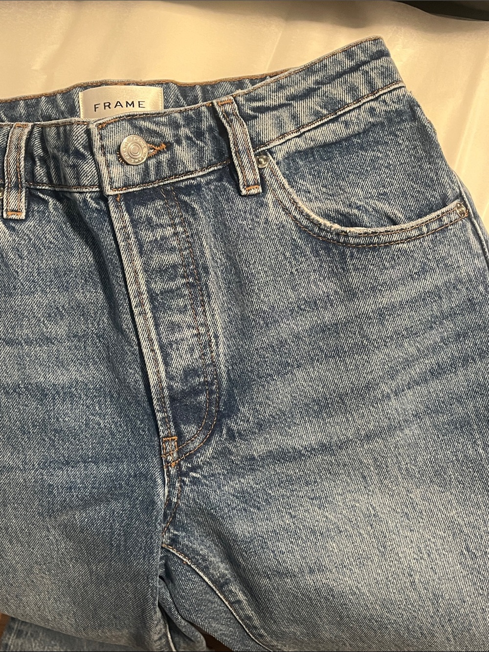FRAME The Essential Rapture Straight-Leg Jeans - Picture 11 of 14